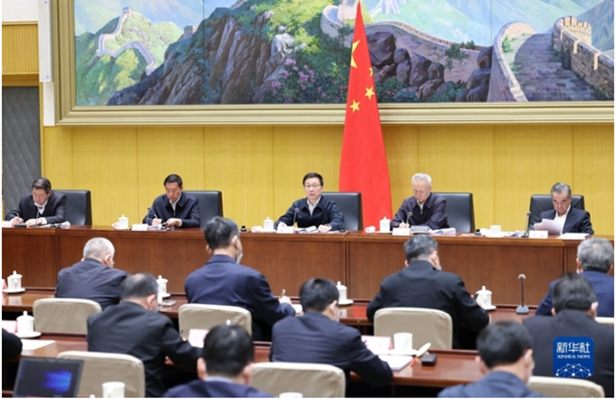 聚焦環境質量，扎扎實實推進碳達峰碳中和工作